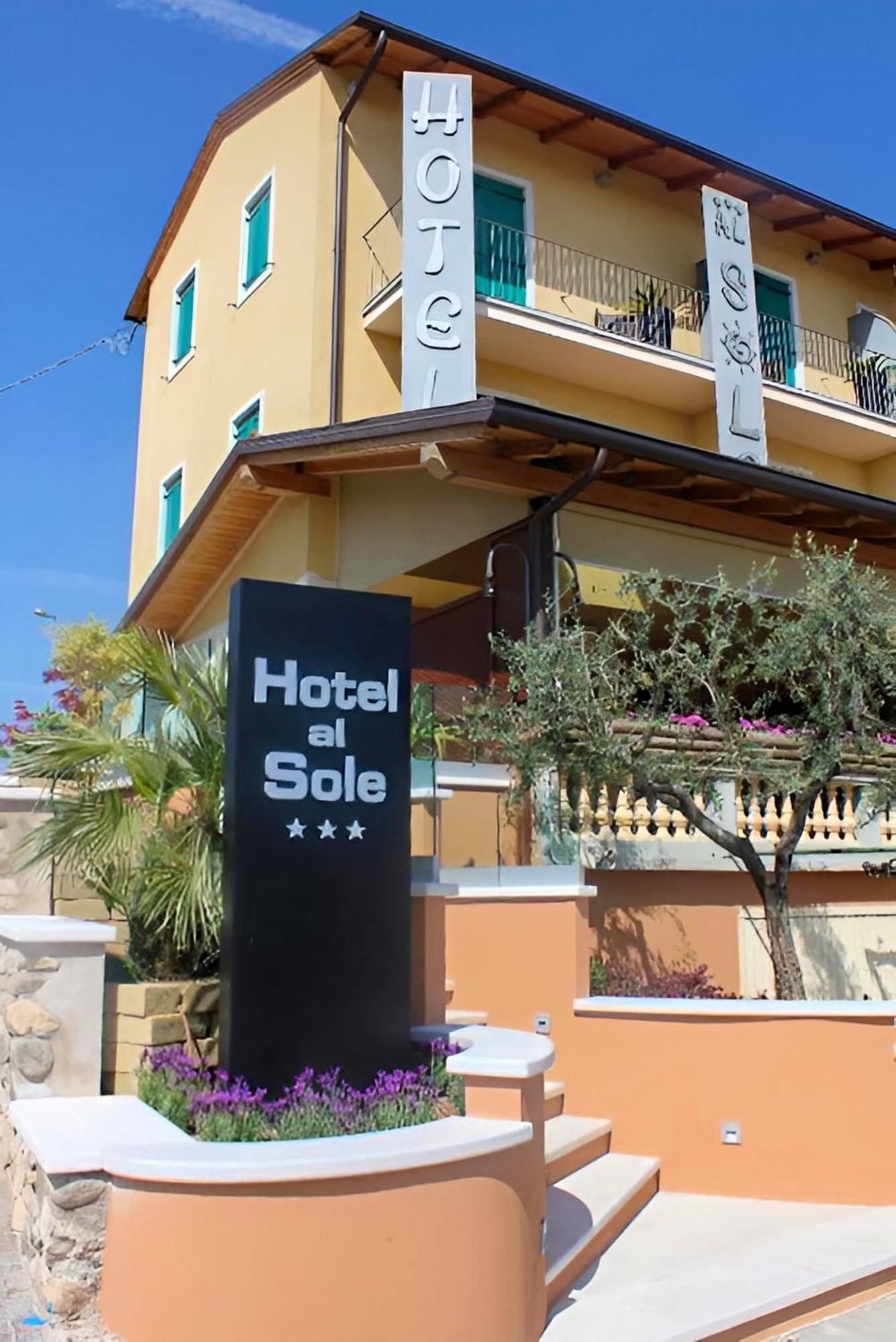 Hotel Al Sole - Enjoy Holiday Кавайон Веронезе Екстериор снимка