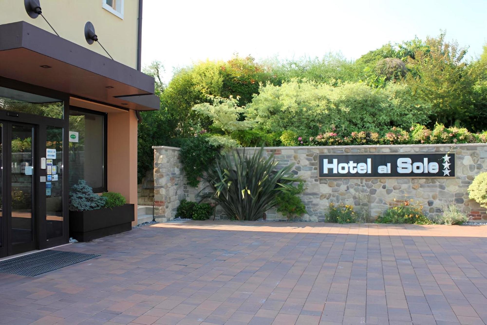 Hotel Al Sole - Enjoy Holiday Кавайон Веронезе Екстериор снимка