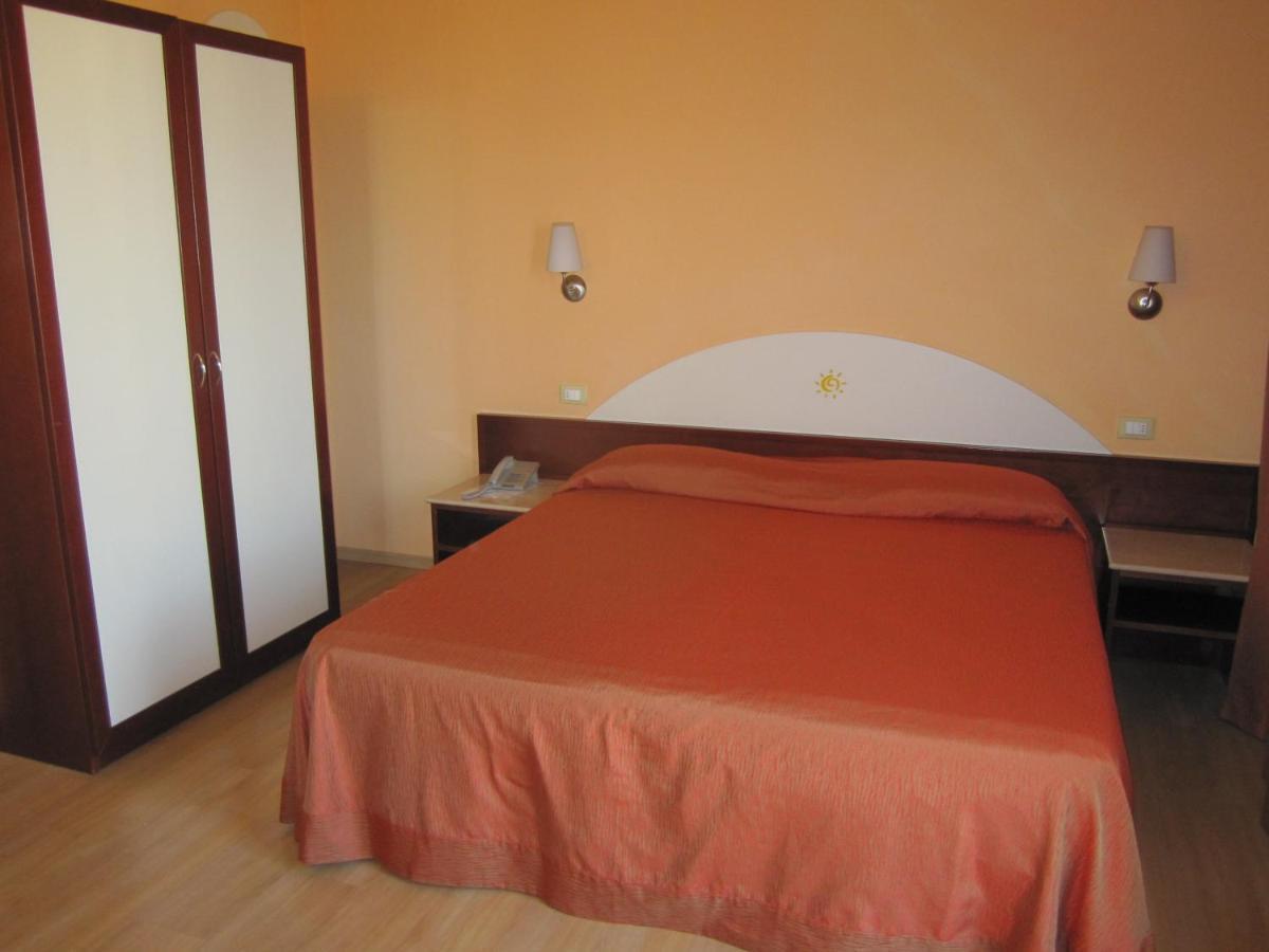 Hotel Al Sole - Enjoy Holiday Кавайон Веронезе Екстериор снимка